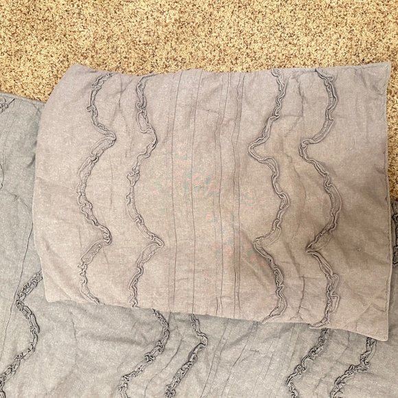 pottery barn kids twin sized ruffle grey comforter - Picture 2 of 2